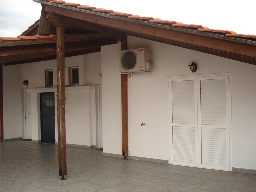 וראסנה Apartments Stavroula Ηospitality מראה חיצוני תמונה